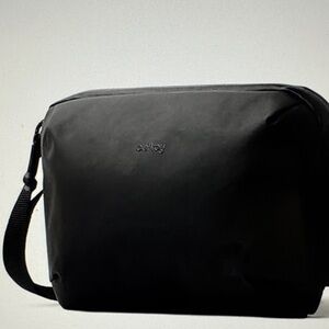 Bellroy Black Venture Travel Bag